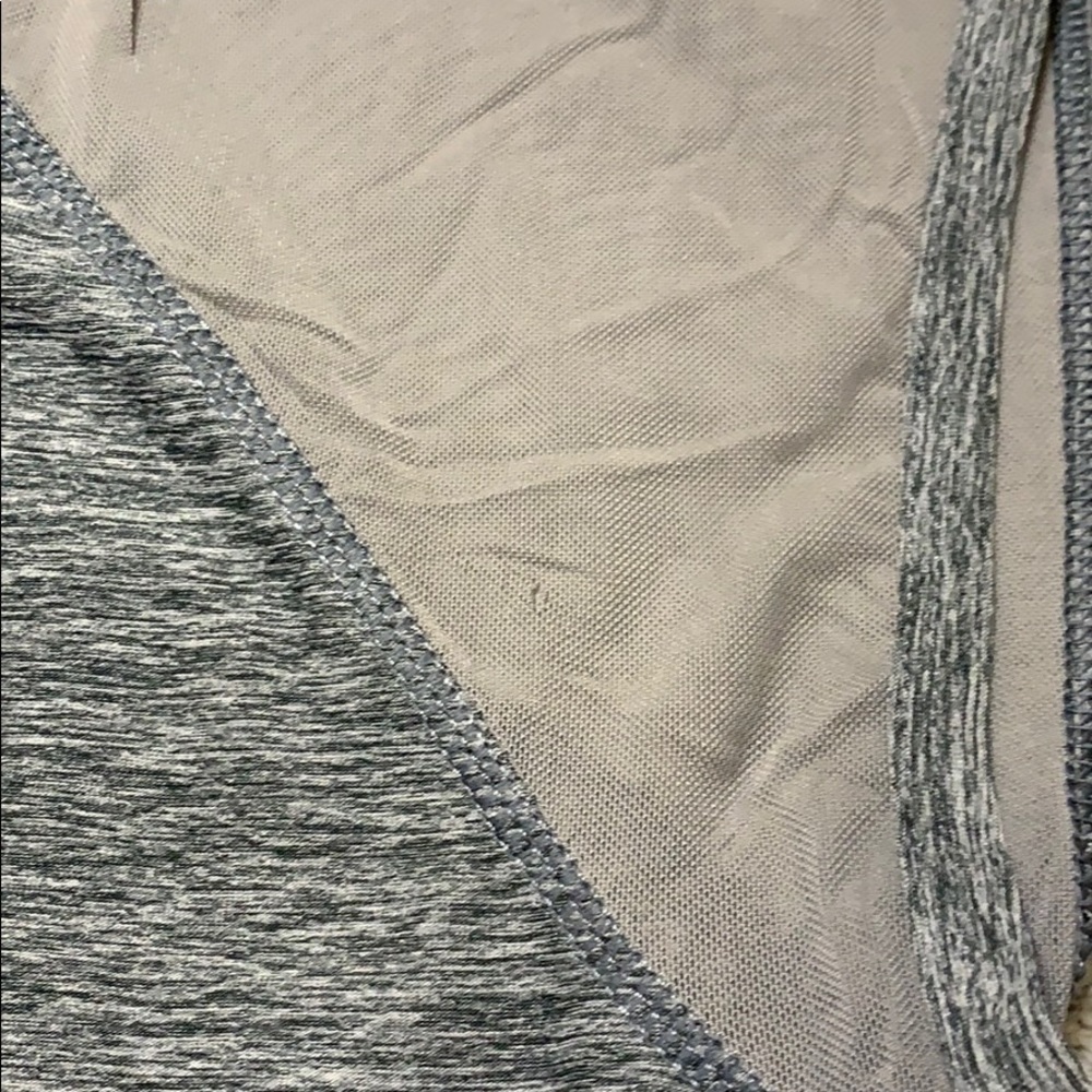 Reebok Top - Picture 6 of 6